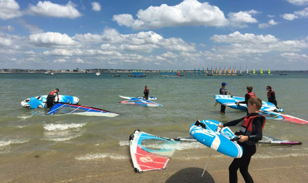 Stages initiation à la planche à voile dans la Baie du Pouliguen, CNBPP