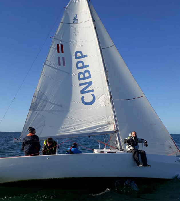 J80 VOILE ANNÉE